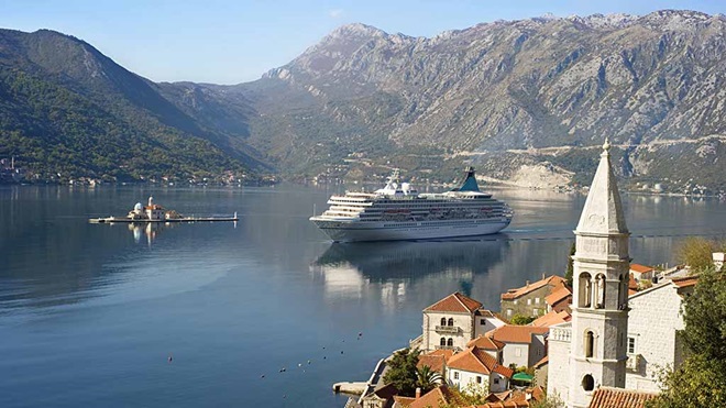 cruise liner in montenegro